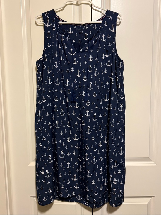 Tommy Hilfiger Dresses & Skirts - Tommy Hilfiger Navy and White Anchor Print Shift Dress